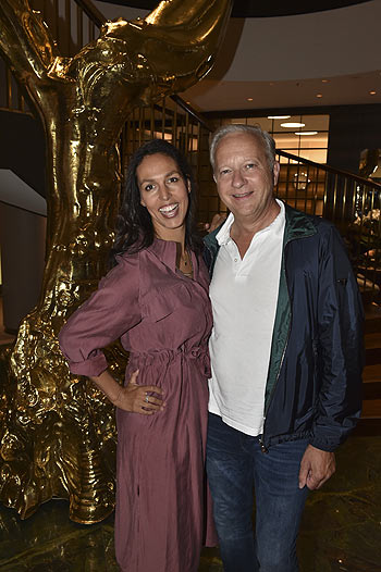 Isabelle und Moritz von Crailsheim: Storytelling Art Cocktail „Olive Tree Pompeii“ bei „Wempe“ in München am 08.08.2024 / ©Foto: BrauerPhotos / Goran Nitschke